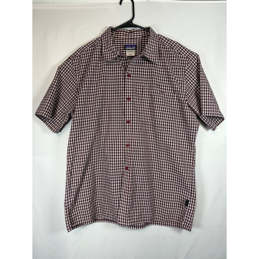 Patagonia Mens Large Short Sleeve Button Down Shirt Plaid Burgundy Cotton Blend